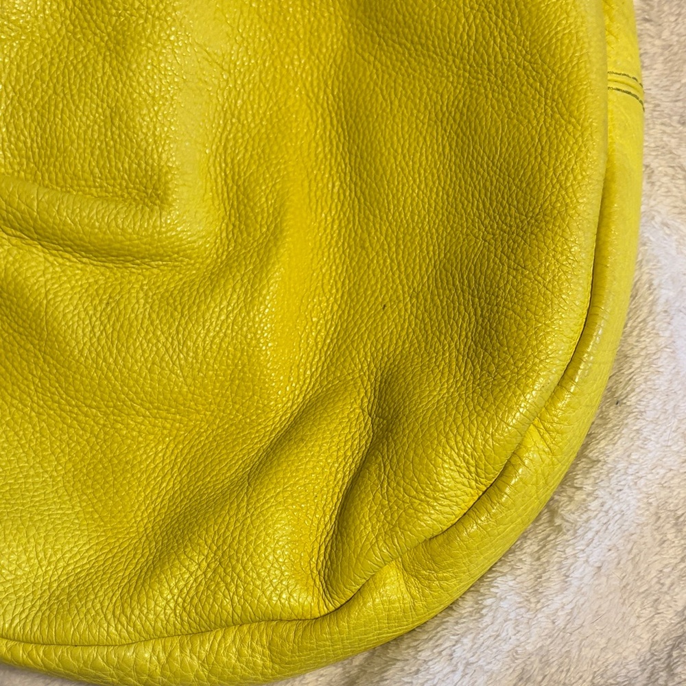 Marc Jacobs Vibrant Yellow Hobo Bag - Picture 4 of 7